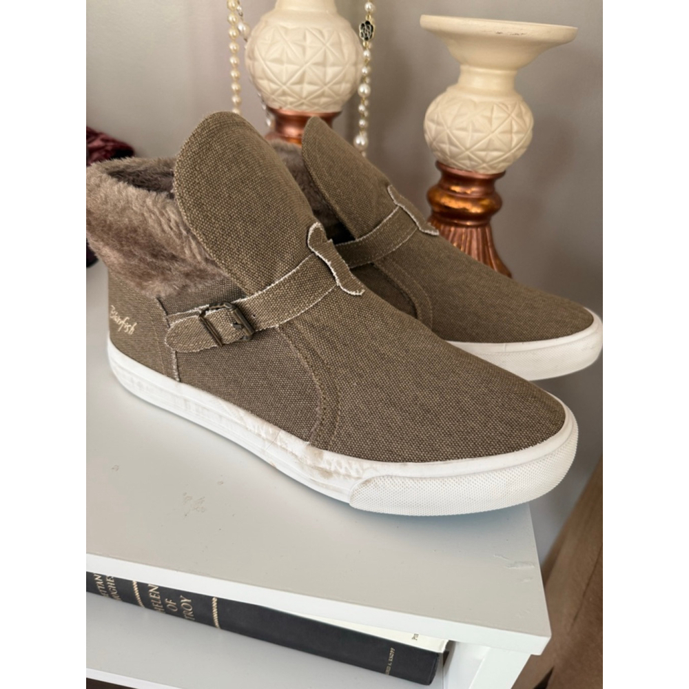 😎Blowfish Sherpa lined Ankle Boots With Sneaker Bottom Women's Size 10 Narrow